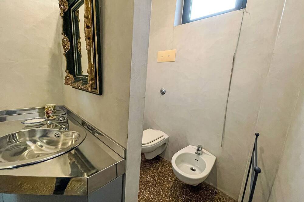 Private Villa with private pool, hot tub, A/C, Wifi, Tv, patio, pets allowed, panoramic view in Spoltore, Pescara Province