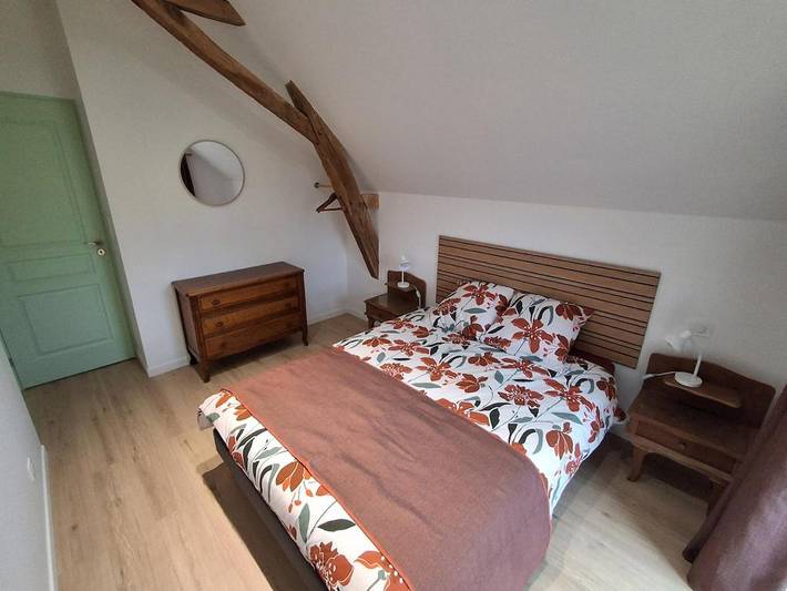 Location de vacances pour 11 personnes, avec vue sur le lac ainsi que vue et jardin, animaux acceptés dans Parennes - 2