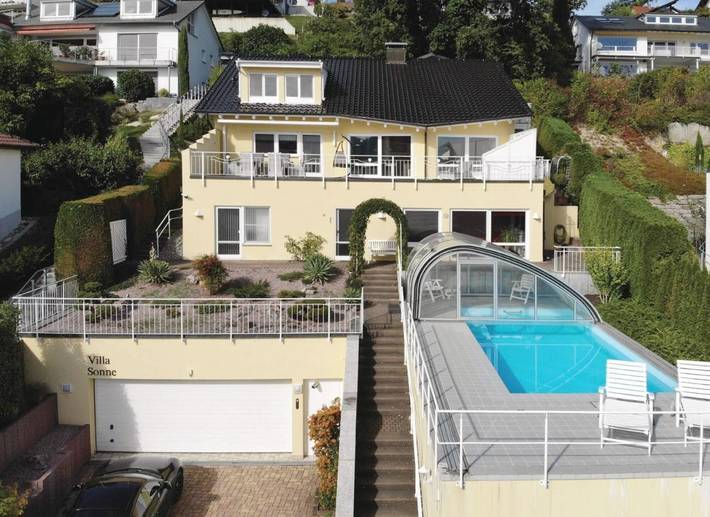 Ferienhaus für 8 Personen, mit Balkon und Terrasse sowie Garten und Pool in Bodman-Ludwigshafen