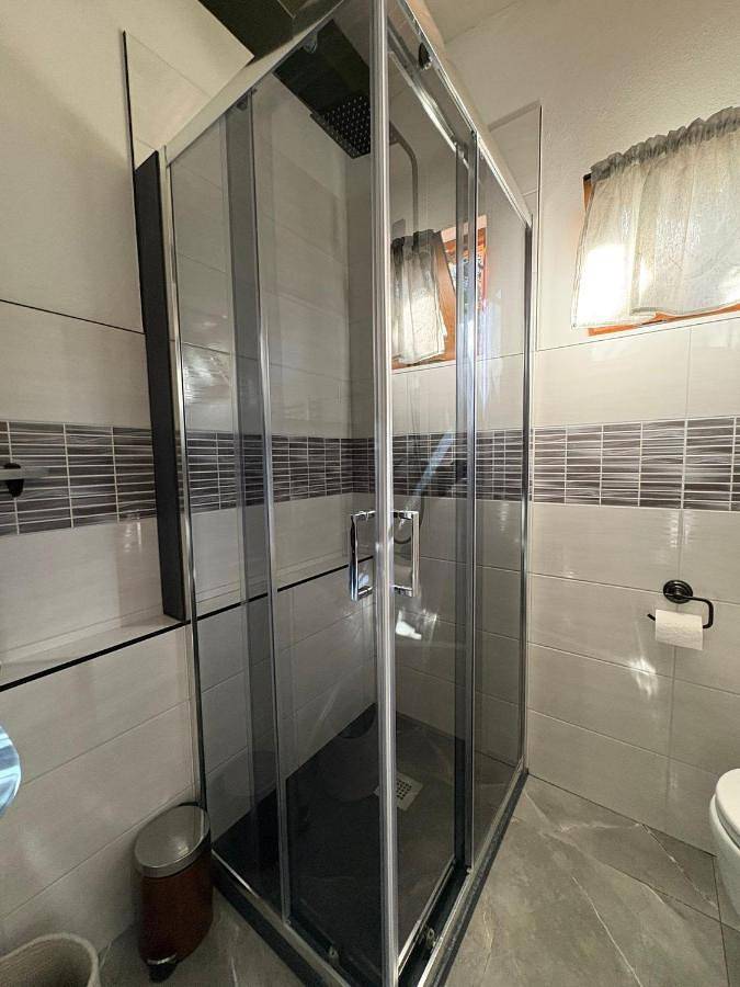 Location de vacances pour 2 personnes, avec balcon ainsi que jardin et vue à Leivi - 2