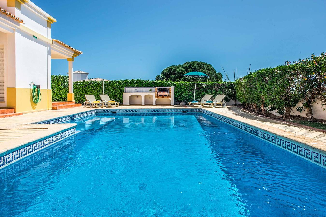 Villa Candeias in Guia, Faro District
