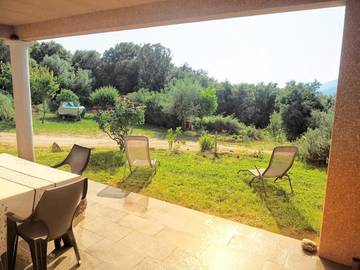 Gîte pour 4 personnes, avec vue et jardin à Sainte-Lucie-de-Tallano