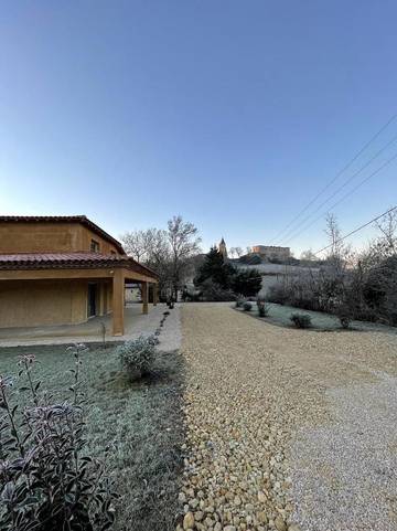 Location de vacances pour 12 personnes, avec jardin, animaux acceptés à Lavardens