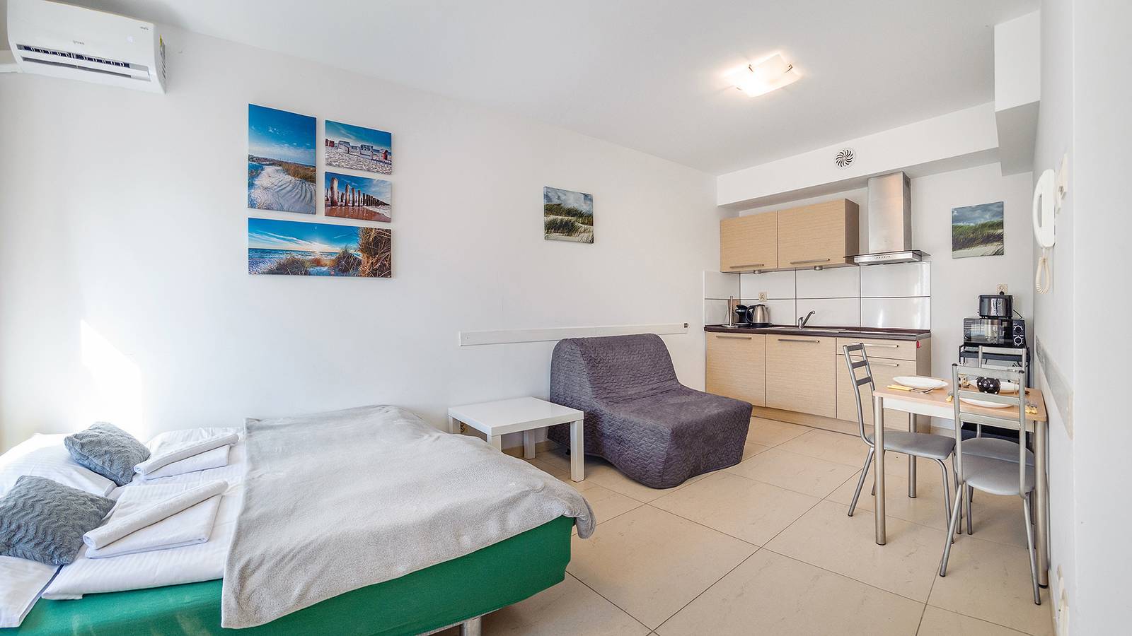 Cały apartament wypoczynkowy, Apartament wakacyjny dla 3 osób z ogród in Sarbinowo, Powiat koszaliński