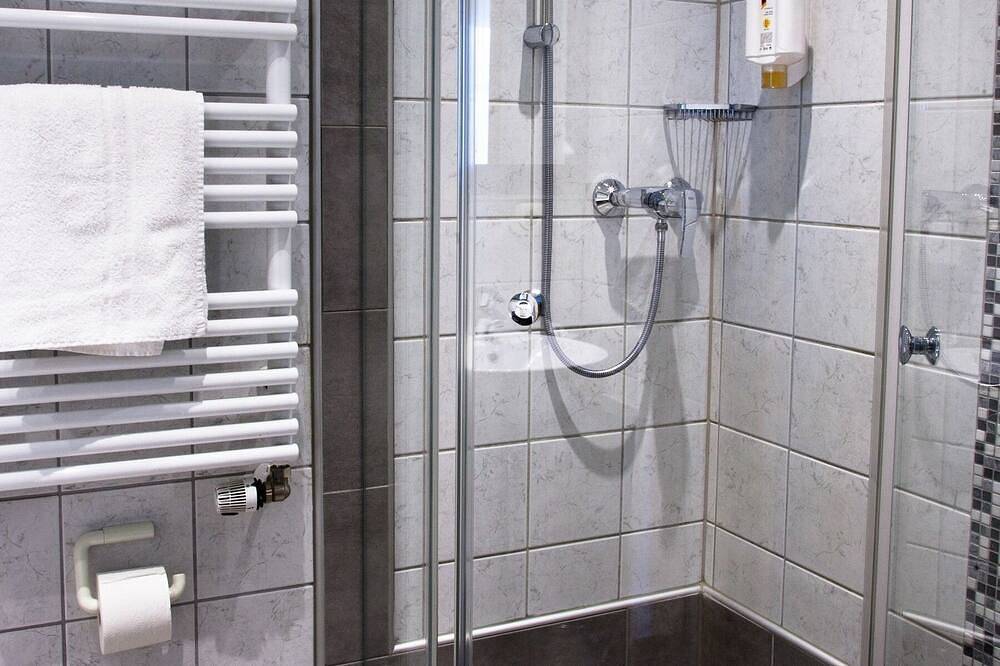 Einzelzimmer Ensuite Dusche in Bad Steben, Landkreis Hof