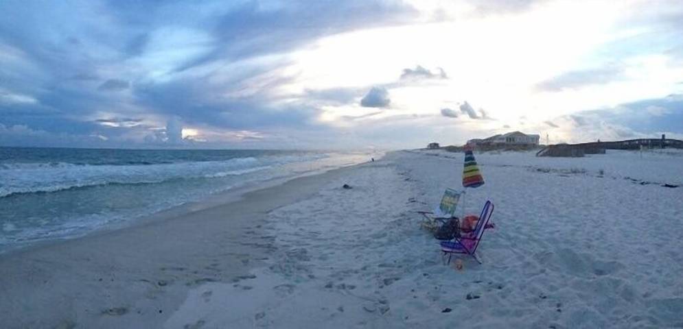 Beach rental for 6 people, with terrace and yard in Alabama