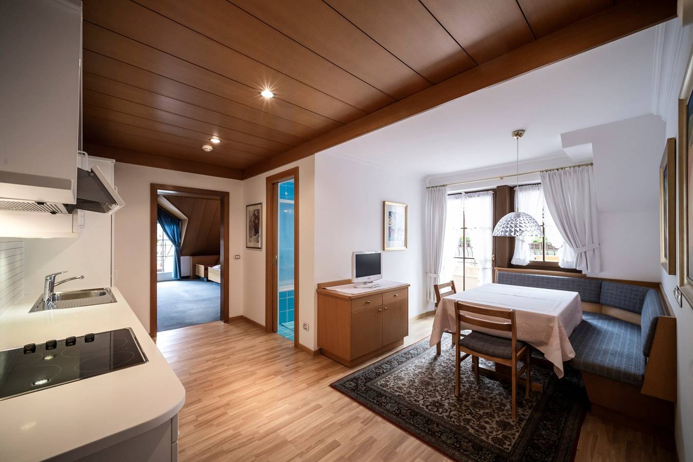 Ganze Wohnung, "Villa Stella Apartment N 56" nahe der Seilbahn mit Bergblick und Garten in St. Ulrich in Gröden, Dolomiti Superski