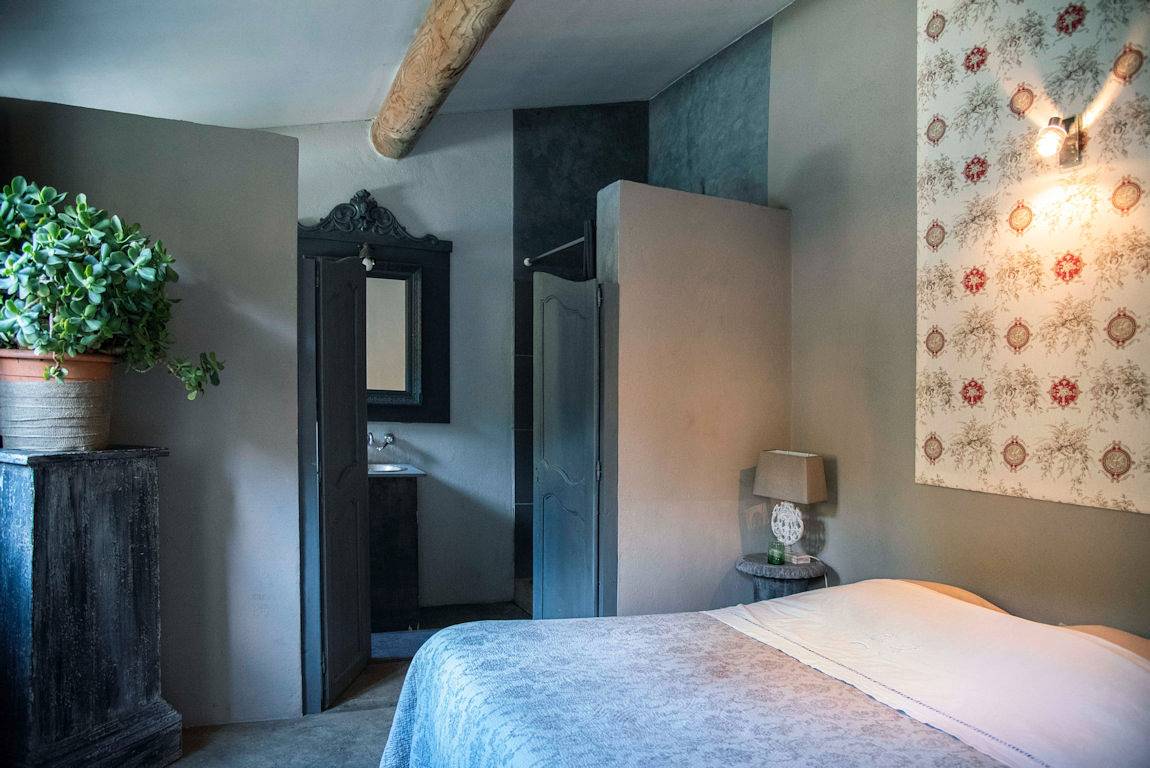 Chambres et tables d'hôtes Le Petit Gardiol - Chambre Grise in Vaison-la-Romaine, Parc naturel régional du Mont-Ventoux