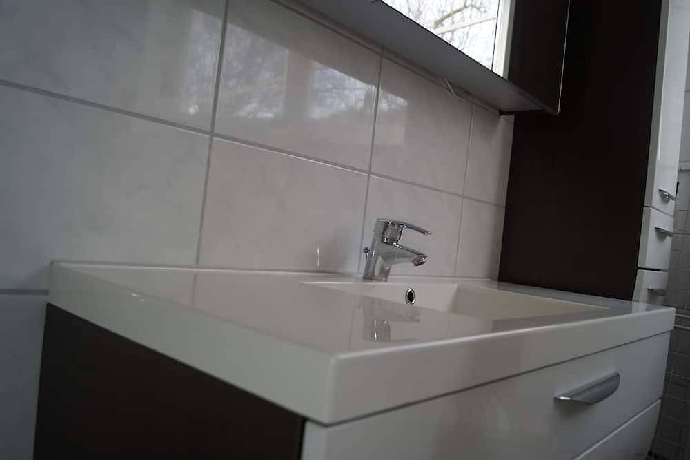 Ganze Wohnung, Ruhiges, modernes Apartment mit Seeblick in Gmunden, Bezirk Gmunden