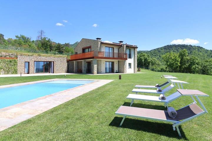 Villa per 8 persone, con piscina e balcone nonché panorama in Reggello