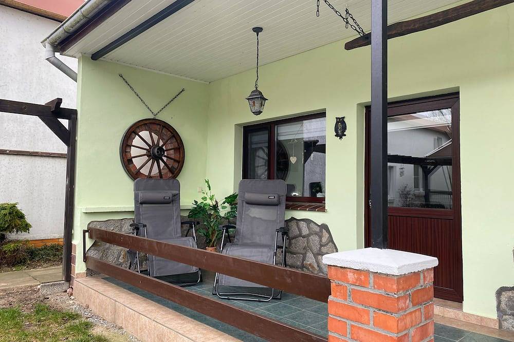 Ganze Wohnung, 2-Raum-Bungalow mit Terrasse/links (50m², max.2 Pers.+1 Ki.) - Bungalow am in Neubukow, Neubukow-Salzhaff