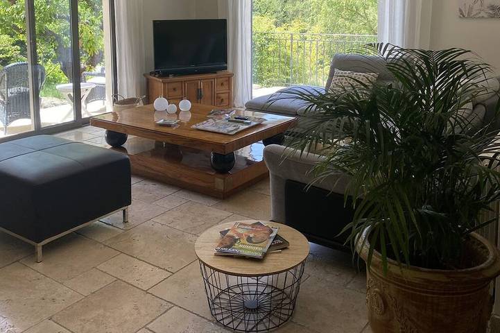 Gîte pour 8 personnes, avec jardin à Rognes - 3