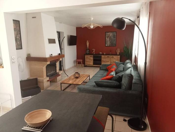 Location de vacances pour 15 personnes, avec Terrasse et Jardin ainsi que Piscine et Vue à Calviac-en-Périgord - 2