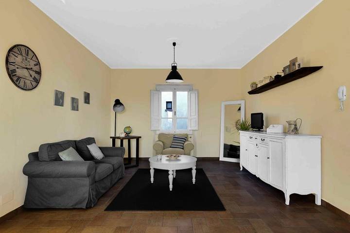 Agriturismo per 2 persone, con terrazza e giardino nonché panorama in Castiglion Fibocchi