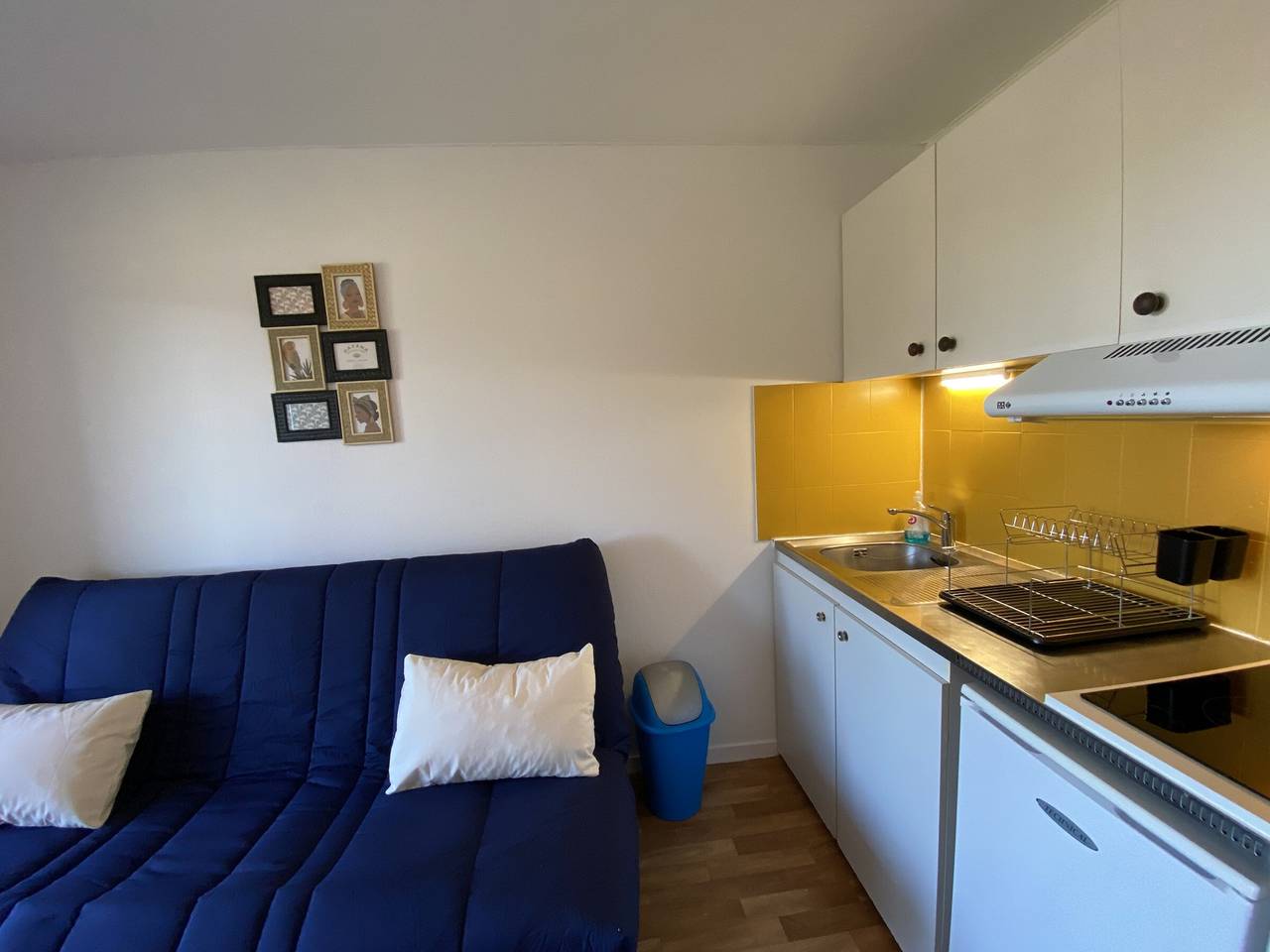 Apartamento entero, T2 cerca de los Baños del Connétable con balcón y Wi-Fi in La Roche-Posay, Vienne