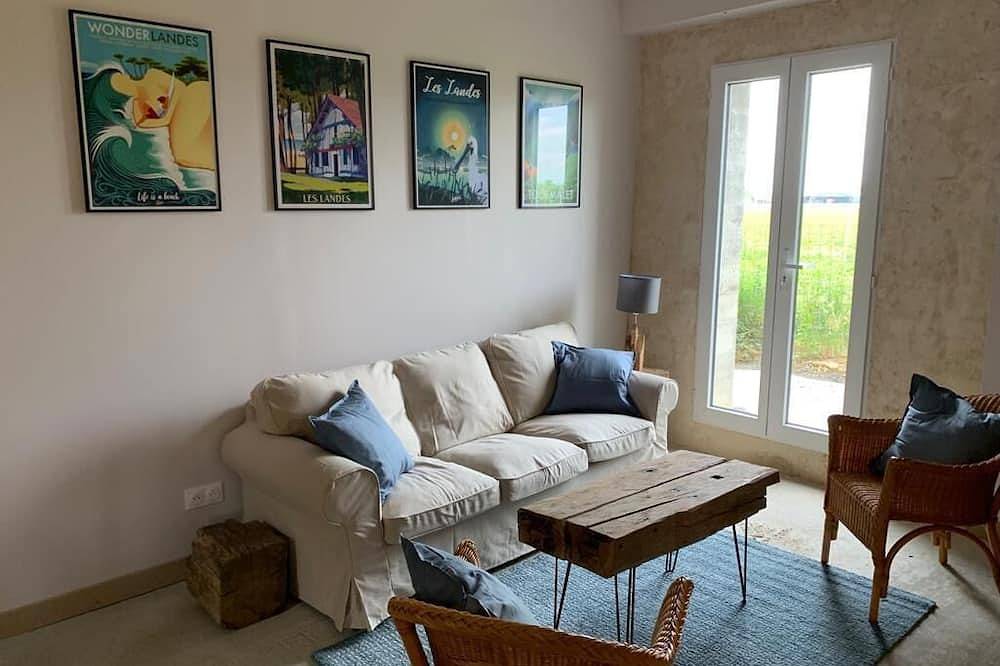 Elegantly Rustic Wheelchair Accessible Cottage in Samadet, Landes