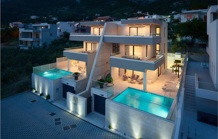 Ferienhaus für 6 Personen, mit Sauna und Terrasse sowie Pool und Garten in Makarska