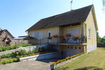 Gîte pour 6 personnes, avec jardin et terrasse à Dhuizon