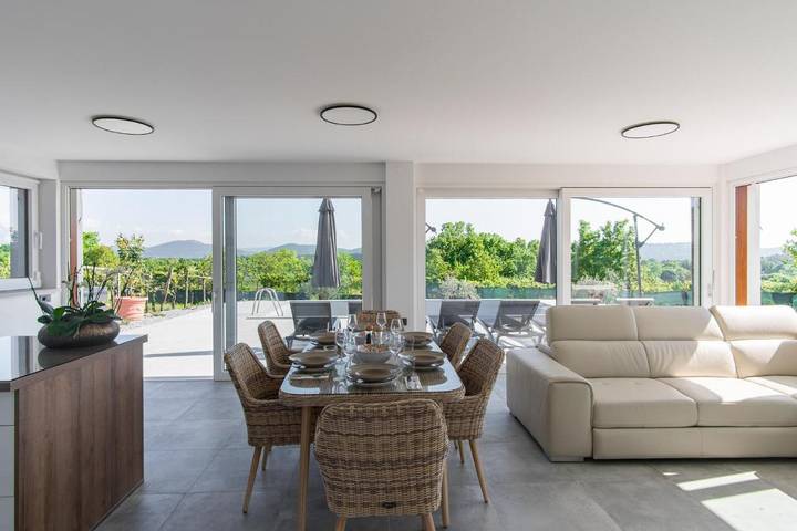 Villa mit pool für 8 Personen, mit Garten und Whirlpool sowie Terrasse und Pool in Slowenien - 4