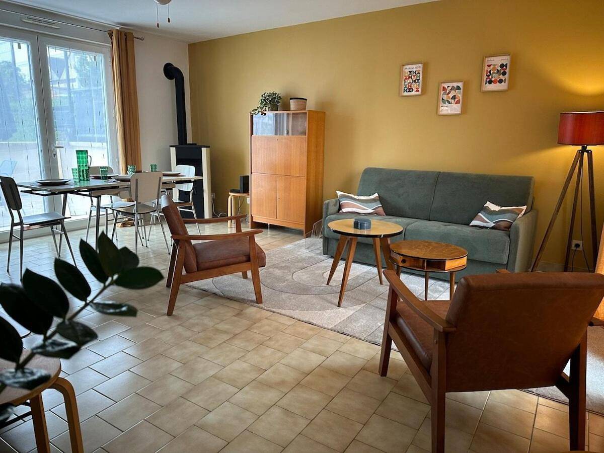 Maison Seventies, climatisée in Chablis, Région d'Auxerre
