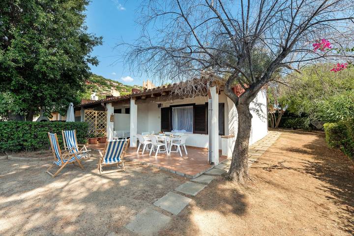 Casa Sosi - Costa Rei: Charming Holiday Home Near Beach with Garden and Sea View in Costa Rei, Muravera