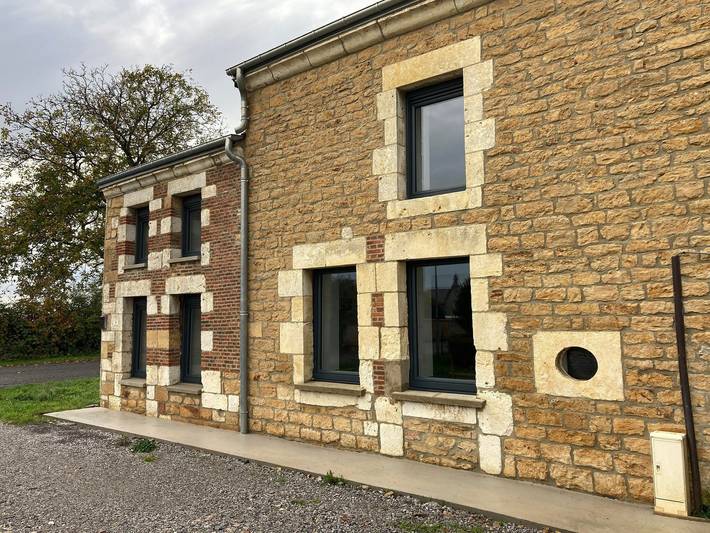 Gîte pour 8 personnes, avec Jardin à Étalle
