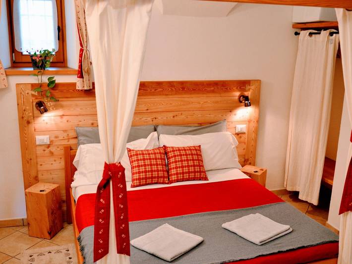 Appartement de vacances pour 2 personnes, avec Balcon et Jardin ainsi que Piscine et Sauna dans Valpelline
