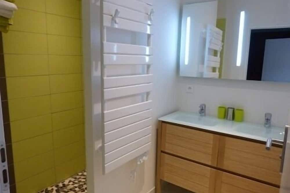 Suite familiale comprenant 1 chambre parentale  et 1 chambre Enfants (2 lits) in Saint-Thomas-de-Conac, Région de Jonzac