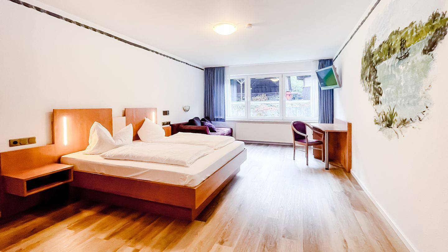 Komfortables und vielseitiges Zimmer –Perfekt für Erholung, Arbeit und Austausch in Züschen, Winterberg