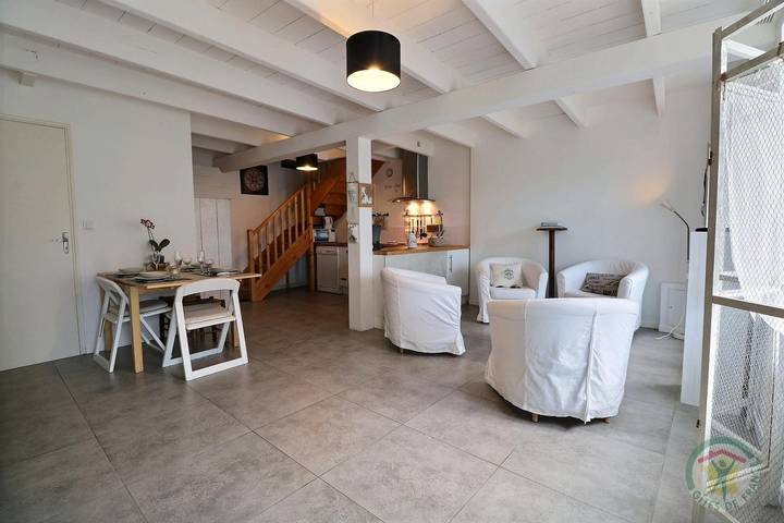 Gîte pour 4 personnes, avec terrasse à Saint-Coulomb - 2