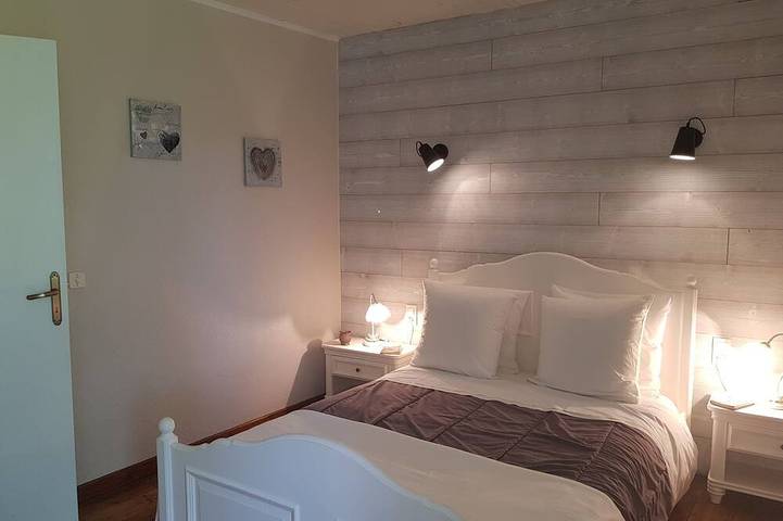 Location de vacances pour 5 personnes, avec jacuzzi ainsi que balcon et jardin à Milhac - 2