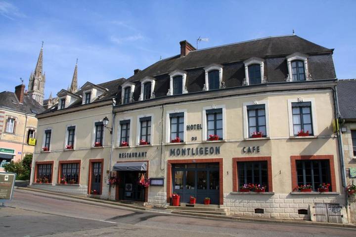 Hôtel pour 2 personnes, avec terrasse à La Chapelle-Montligeon