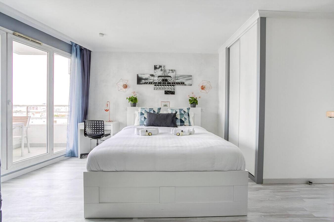 Studio entier, Joli studio à Courbevoie - La Defense in Courbevoie, Hauts-de-Seine