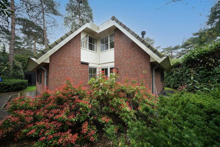 Ferienhaus für 12 Personen, mit Balkon/Terrasse und Terrasse sowie Garten in Beekbergen
