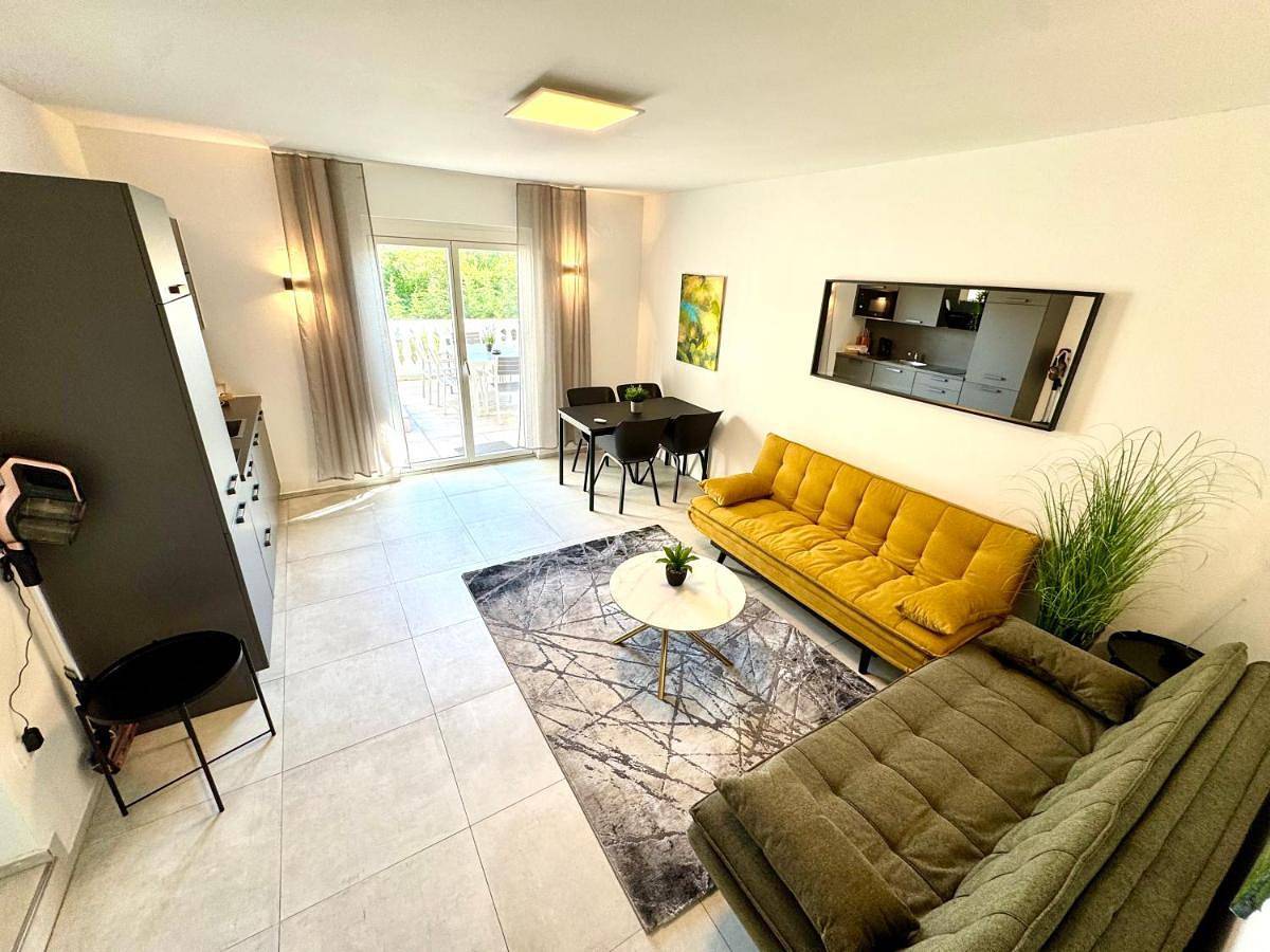 Ganze Wohnung, Spa-Residenz Apartments Pools Indoor & Outdoor, private Garden or Balcony or Terrace in Neusiedl am See, Neusiedlersee-Hügelland