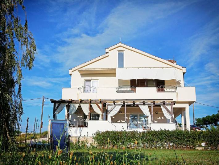 Ganze Wohnung, Ferienwohnung für 2 Personen mit Garten in Ljubač (Dalmatien), Zadar