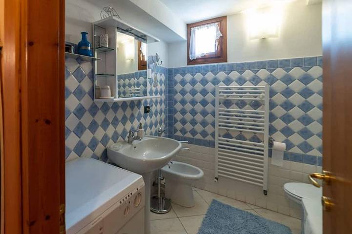 Ganze Wohnung, Guesthost - Discovering Liguria! Castelvittorio Duplex Apt x6 in Castel Vittorio, Ligurische Alpen