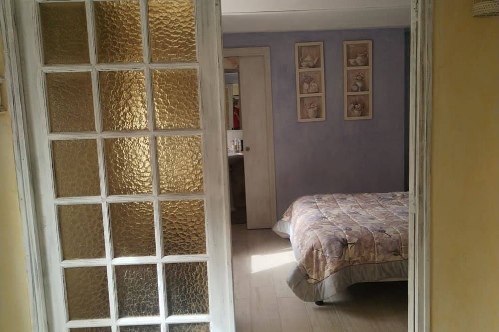 Geheel appartement, Bastide provenzal in the county and 5 km from the beach in La Roquette-sur-Siagne, Cannes regio