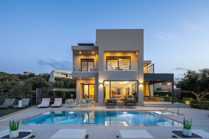 Location de vacances pour 8 personnes, avec jardin ainsi que sauna et vue sur l’océan, adapté aux familles dans Kalyves - 2