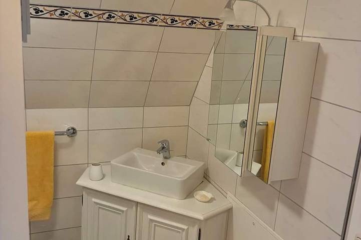 Ganze Wohnung, Ferienwohnung auf Burganlage in Langerwehe, Kreis Düren