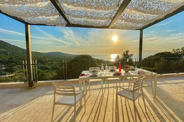 Location de vacances pour 6 personnes, avec terrasse à Corbara