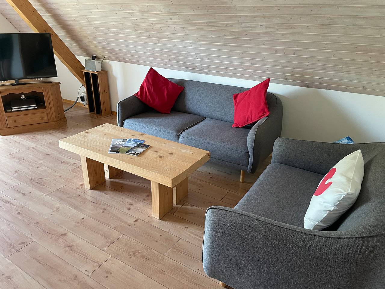 Ganze Wohnung, Ferienwohnung 'Im Holzhau' mit Bergblick, gemeinsamer Terrasse und Wlan in Bad Peterstal-Griesbach, Mittlerer Schwarzwald