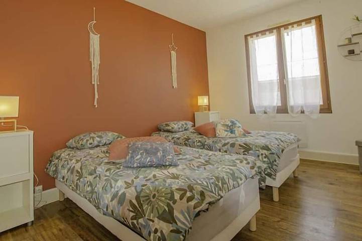 Location de vacances pour 6 personnes, avec Terrasse et Jardin à Chavanges
