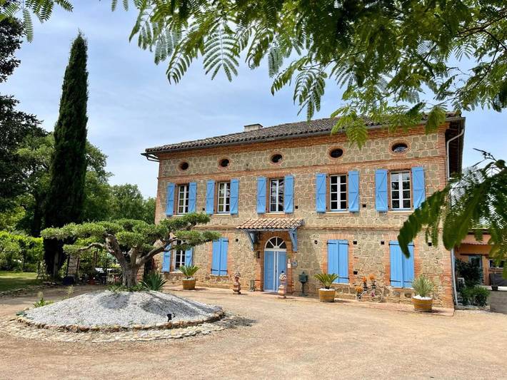 Cottage pour 4 personnes, avec piscine ainsi que vue et jardin, animaux acceptés à Giroussens