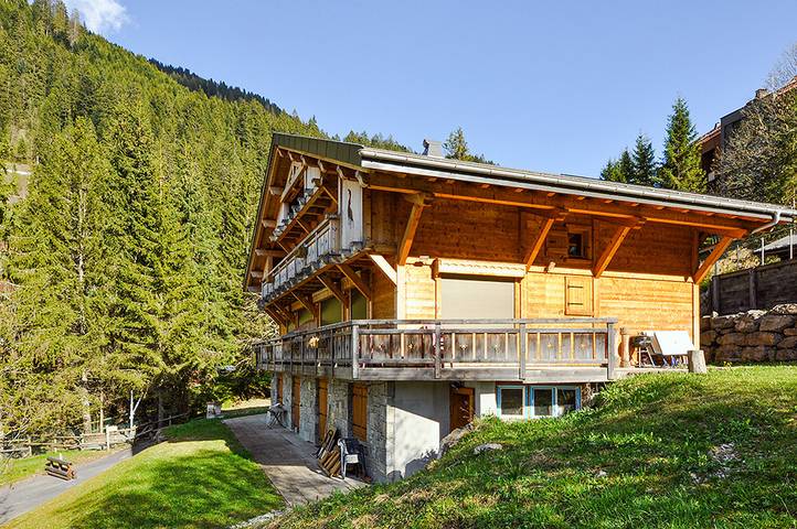 Chalet für 14 Personen, mit Ausblick und Terrasse in Haute-Savoie