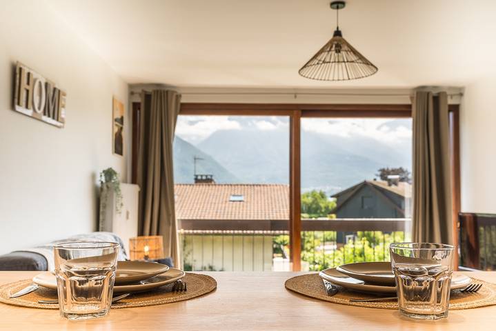 Apartamento entero, Studio Aurore - Charmant logement avec vue montagnes in Sévrier, Parque natural regional del Macizo de Bauges