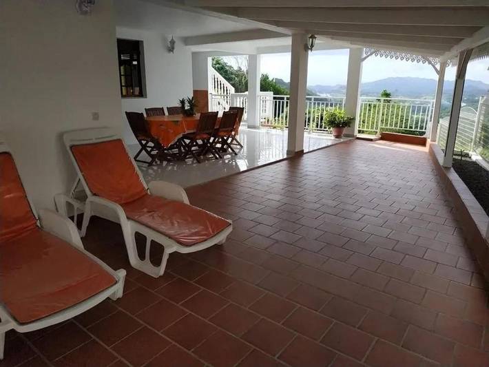 Gîte pour 4 personnes à Saint-Esprit (homonymie)