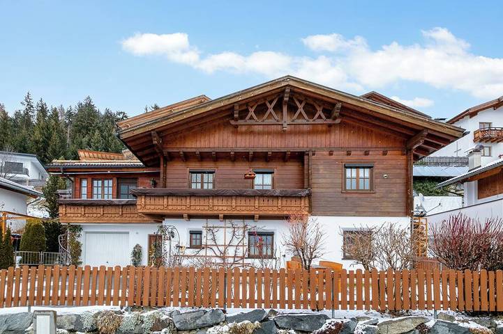 Ferienwohnung für 4 Personen, mit Terrasse und Garten in Kaunerberg