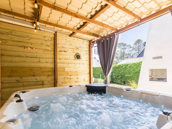 Gîte pour 4 personnes, avec jacuzzi et jardin dans Ardevon - 2