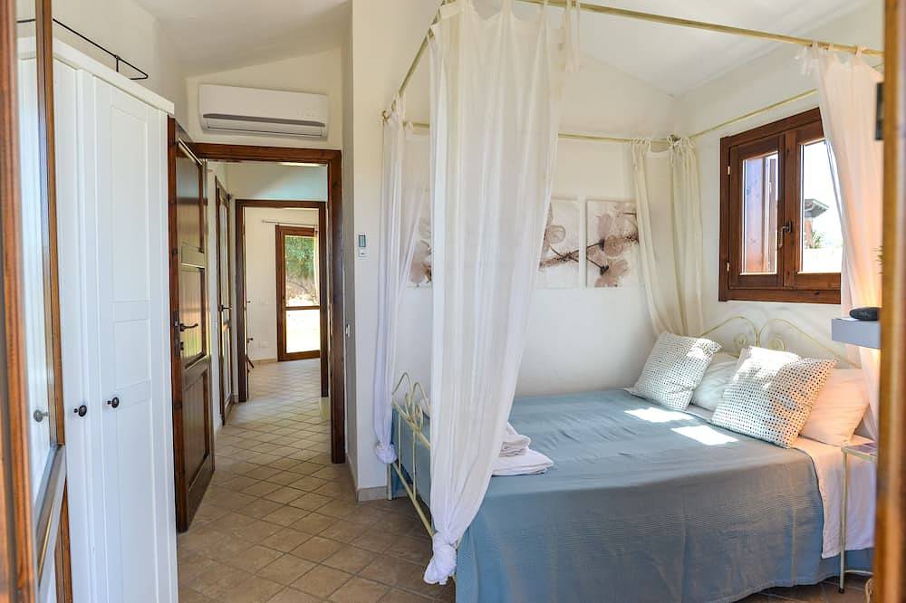 Villa indipendente con giardino e piscina privata ideale -Cin It111015C2000Q6211 in Domus De Maria, Cagliari e Dintorni